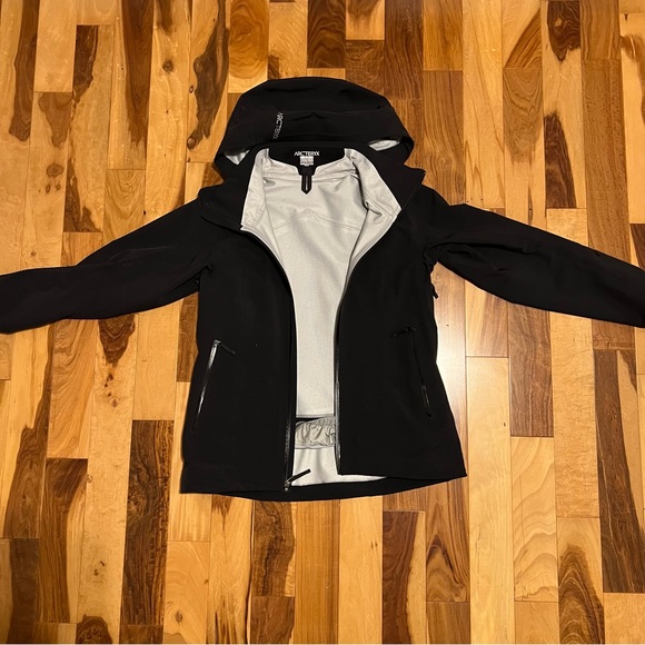 Arc’teryx Ravenna Shell Jacket - Black - Picture 15 of 16